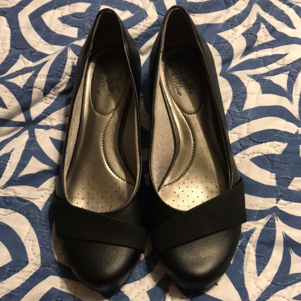Life Stride Soft System Black dress shoes